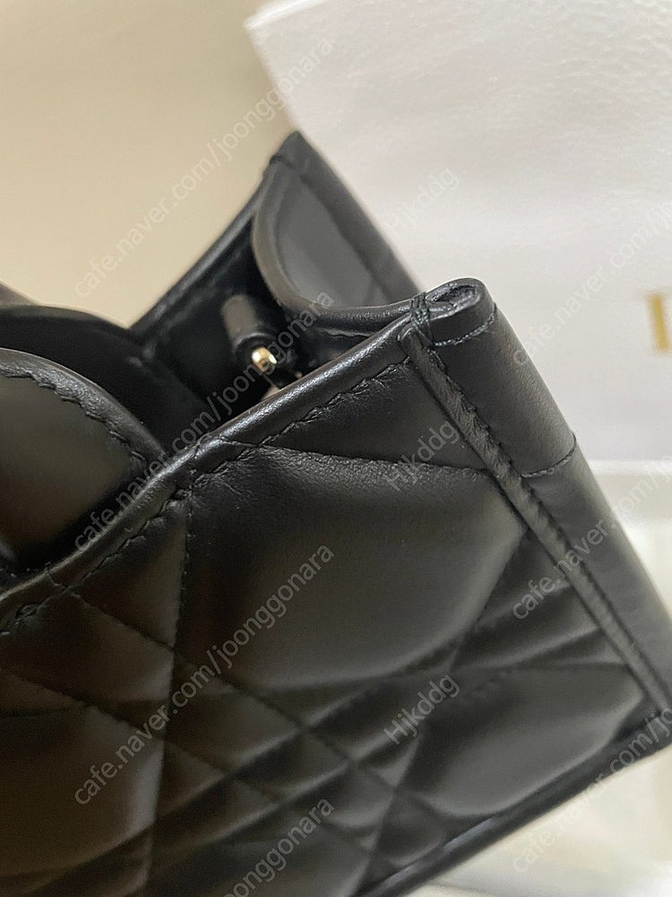 디올 북토트 레더 블랙 미니 풀박스 판매 이미지