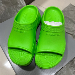 발렌시아가 러버 뮬 이미지