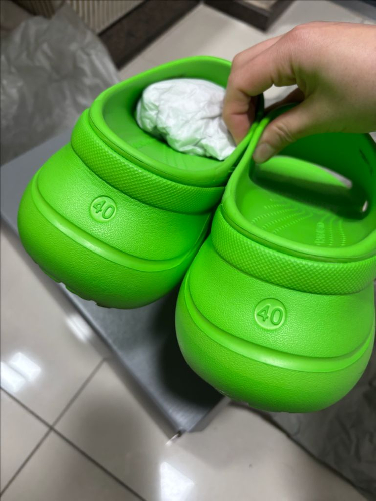 발렌시아가 러버 뮬 이미지