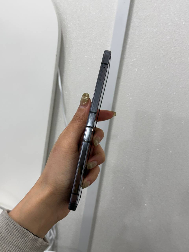 갤럭시Z플립5 그라파이트 512GB Y1564 이미지