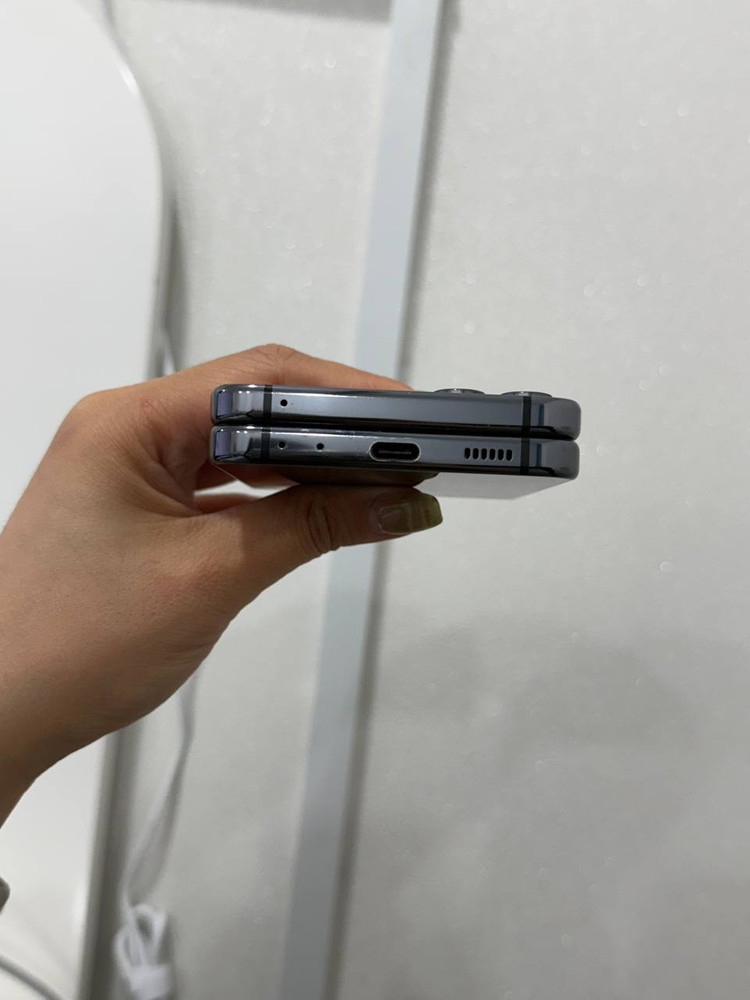 갤럭시Z플립5 그라파이트 512GB Y1564 이미지