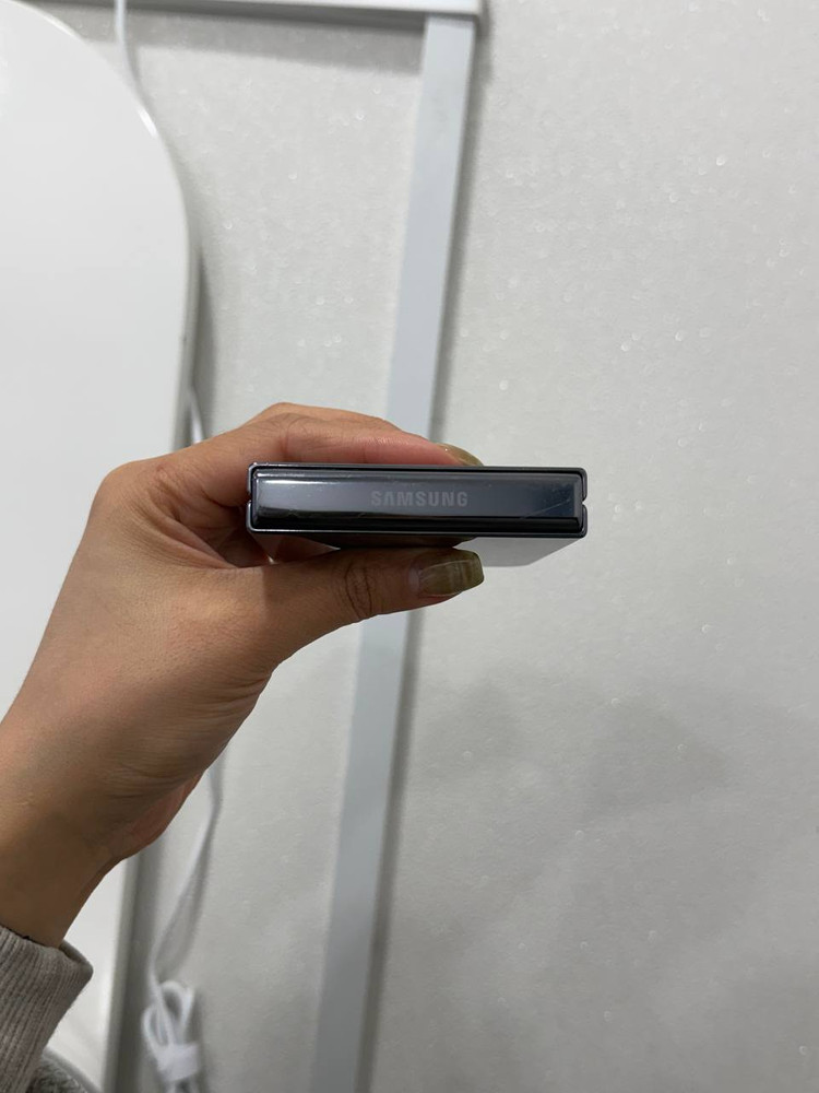 갤럭시Z플립5 그라파이트 512GB Y1564 이미지