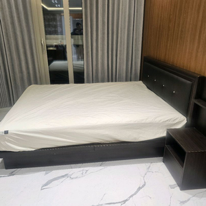 에몬스 퀸 침대메트프레임 + 협탁 세트 이미지