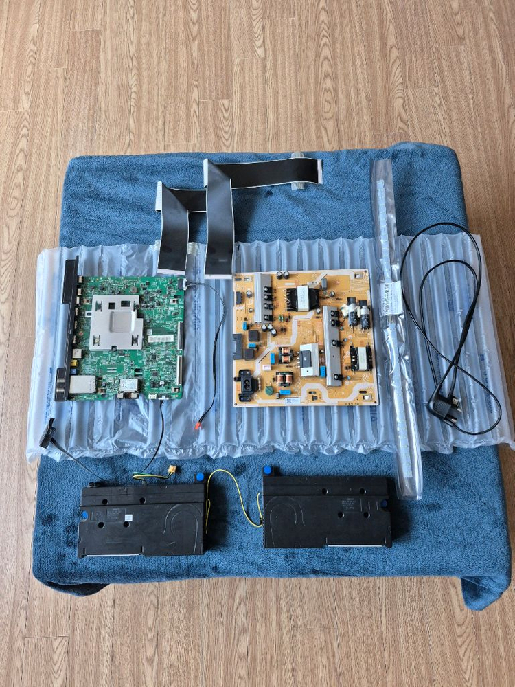 삼성TV 부품용 UN49NU7 시리즈 이미지