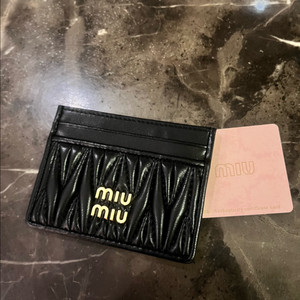 미우미우 마테라쎄 블랙 카드지갑