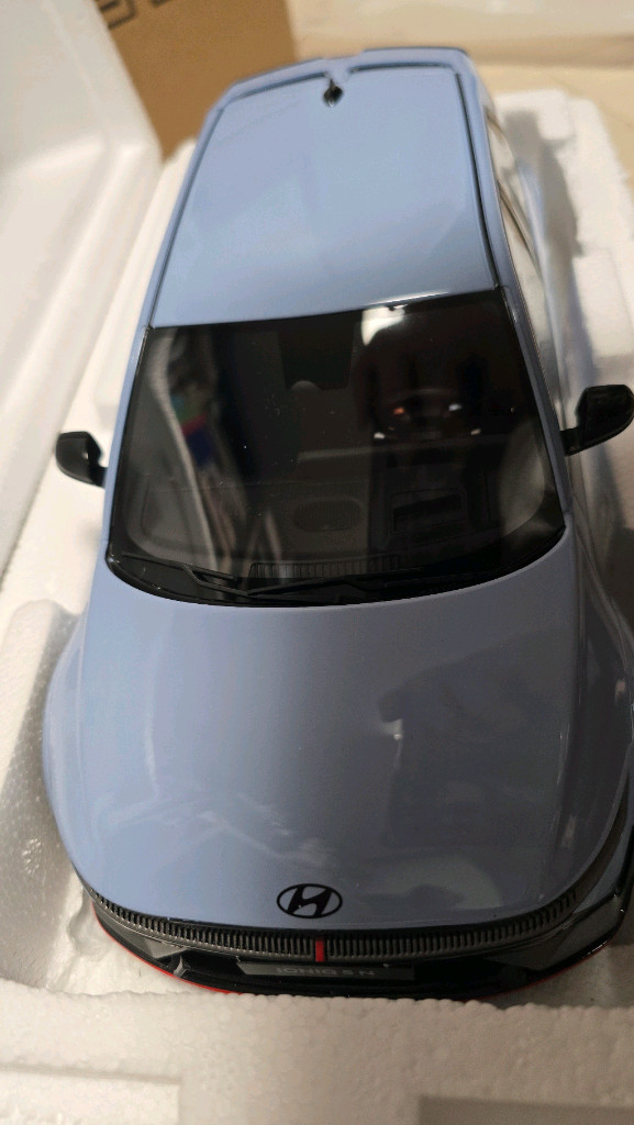 1:18 현대 아이오닉5 N 다이캐스트 모델카 팝니다 이미지