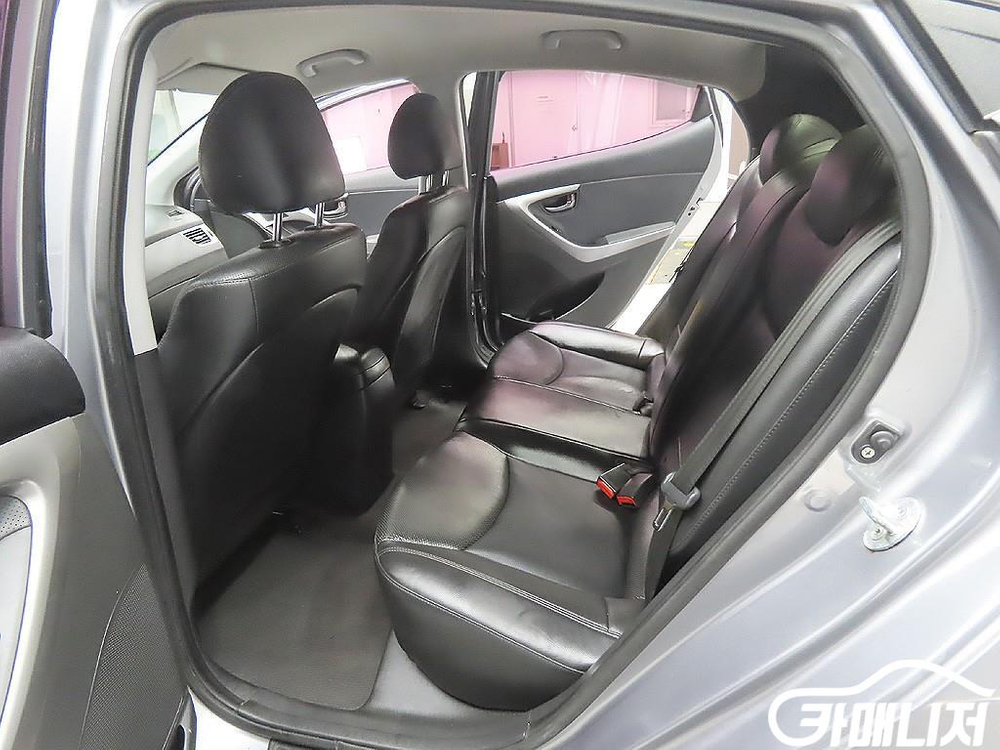 [현대]아반떼 MD M16 GDI 스타일 (5인승) #3월급매 이미지