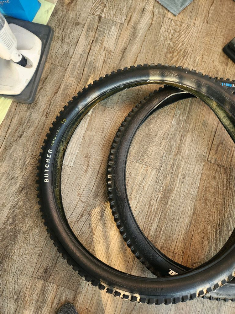 스페셜라이즈드 부쳐 mtb자전거타이어팝니다--1