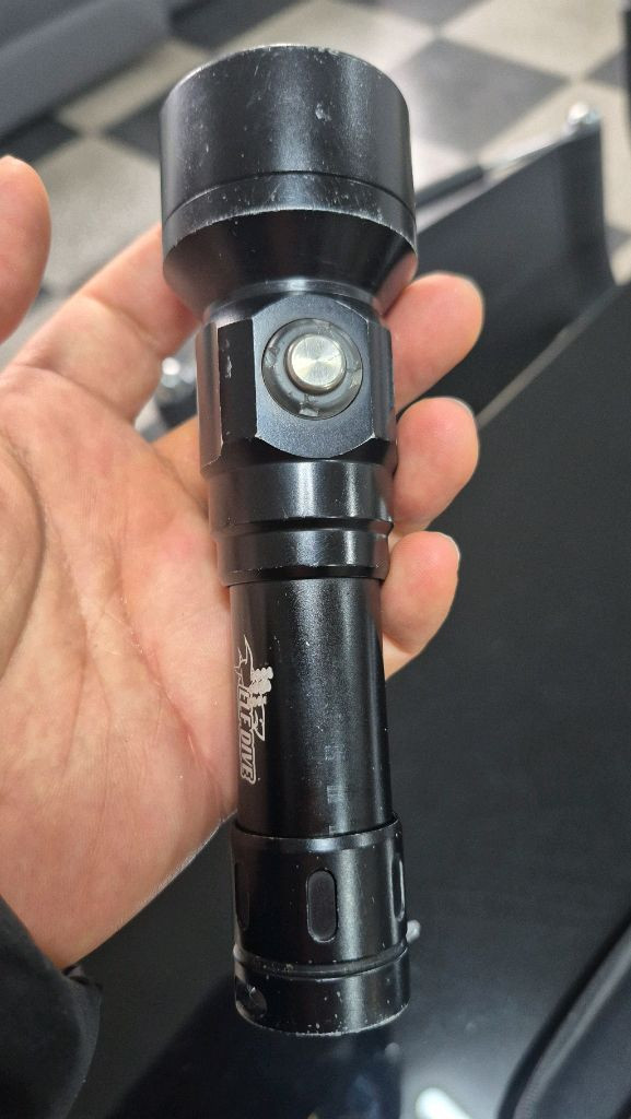 수중랜턴 엘프 elf 프로 2500 gts 이미지