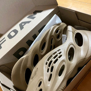 아디다스이지폼 러너 새상품 이미지