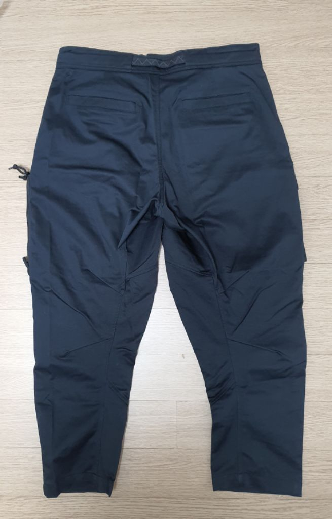 나이키 ACG 탄창 카고팬츠 L사이즈 블랙 새제품 28--1