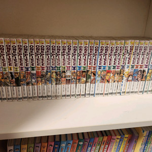 원피스 만화책 1~101권 팝니다. 미개봉 총70권입니다