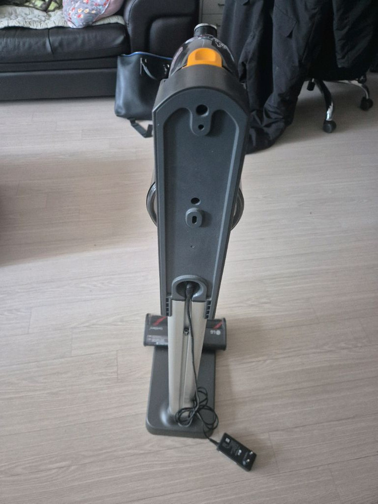 LG 코드제로 A9 무선청소기 전체적으로 깨끗하고 작동잘됩니다 이미지