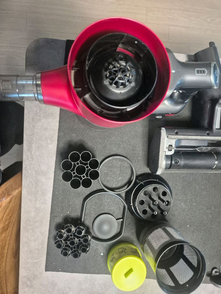 LG 코드제로 A9 무선청소기 전체적으로 깨끗하고 작동잘됩니다 이미지