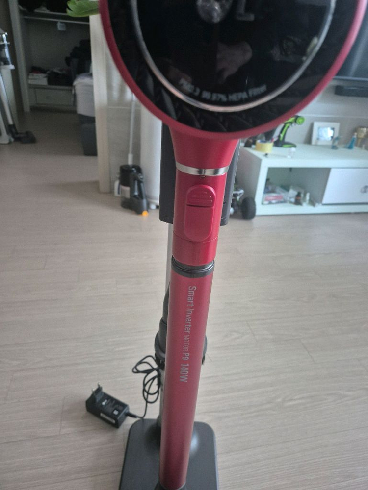 LG 코드제로 A9 무선청소기 전체적으로 깨끗하고 작동잘됩니다 이미지