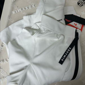 (새상품)블랙라벨 시그니처 라이프 크롭 집업자켓 래쉬가드 화이트(L) 이미지