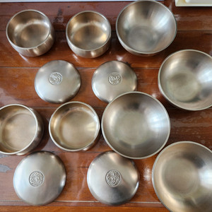 납청유기 무형문화재 이봉주 방짜유기 반상기 (국화)