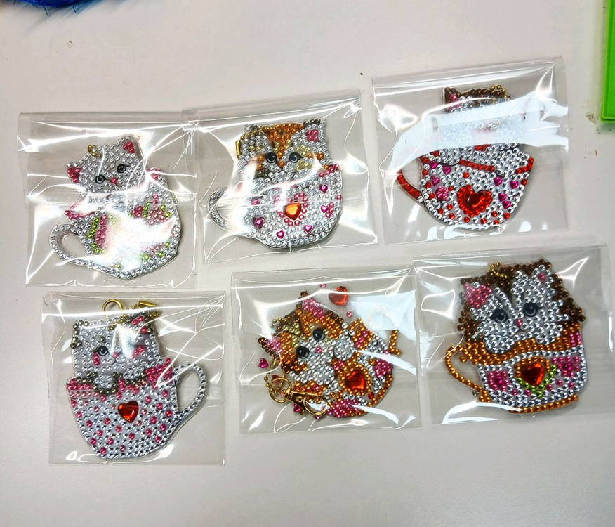 양면보석 십자수키링 6개--2