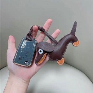 귀여운 닥스훈트 모양의 가죽 키링