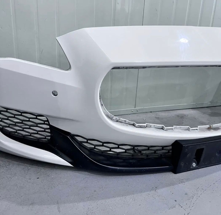 자동차중고부품 마세라티 콰트로포르테 앞범퍼 하단그릴 안개등커버 이미지