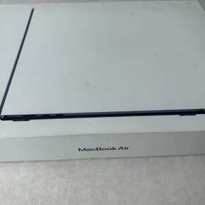 맥북에어 M4 15인치 미드나잇 16 / 256 효율100% 사이클2 단순개봉 A3241