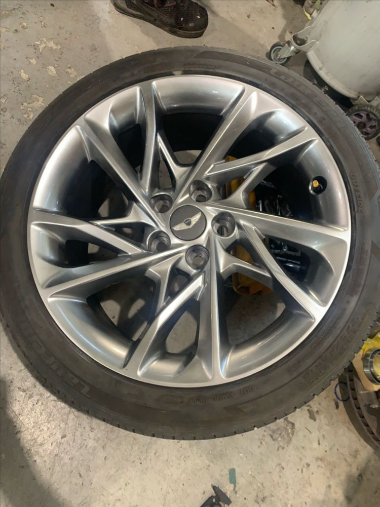 현대 제네시스 g70 18인치 휠 타이어 세트--1