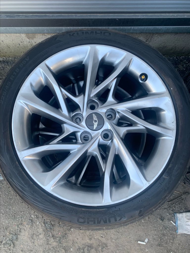 현대 제네시스 g70 18인치 휠 타이어 세트--3