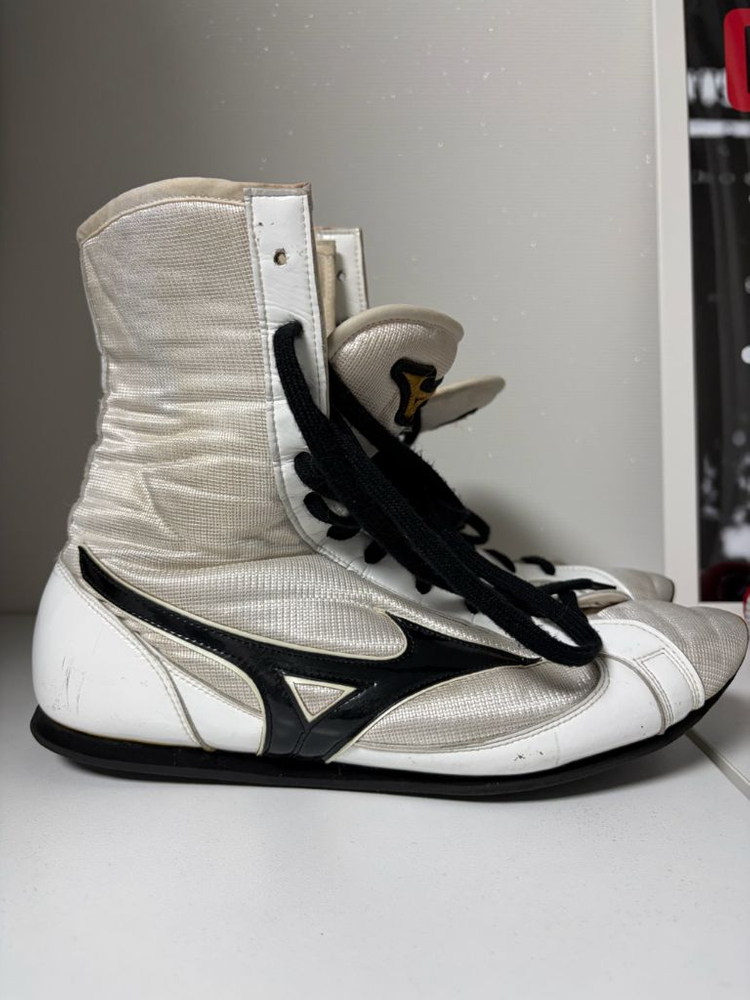 미즈노 피니셔미드 화이트 복싱화 275사이즈 이미지