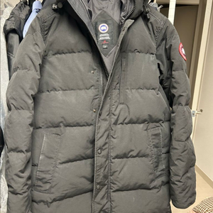 캐나다구스 카슨 파카 L (105)블랙 팝니다