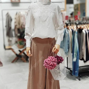 써스데이아일랜드 빈티지 자수 레이스 블라우스 셔츠 화이트 아이보리 모리걸 반 하이넥 콩단추 이미지