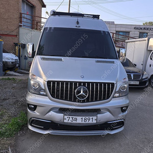 벤츠스프린터 최장롱바디 캠핑카 이미지
