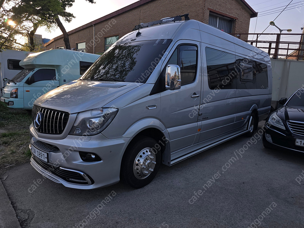 벤츠스프린터 최장롱바디 캠핑카 이미지