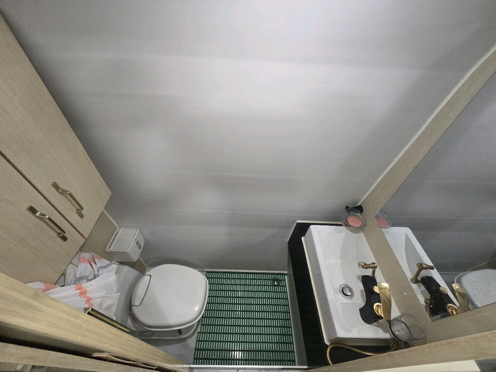 벤츠스프린터 최장롱바디 캠핑카 이미지