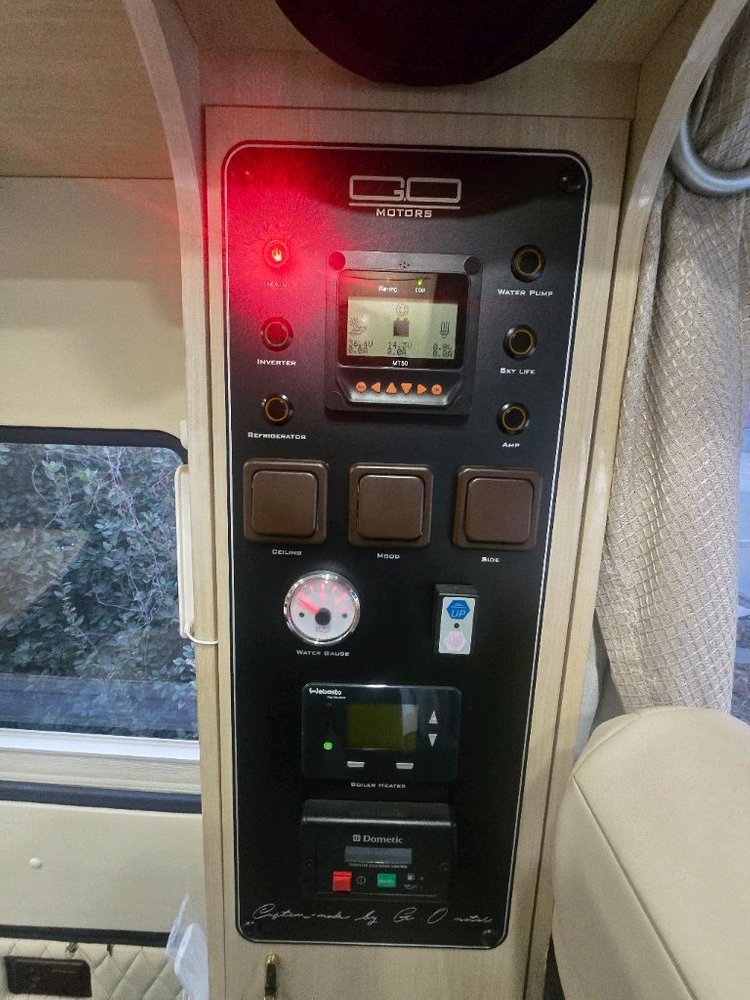 벤츠스프린터 최장롱바디 캠핑카 이미지