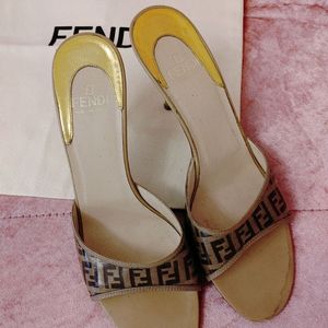정품- 펜디 슬리퍼힐