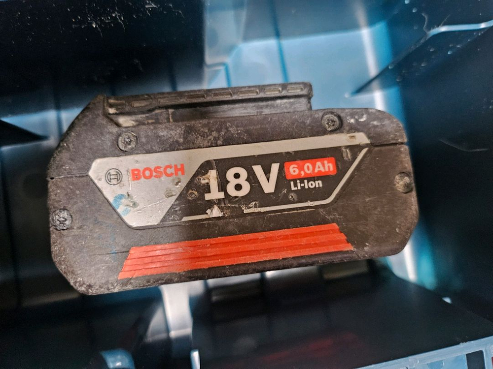 보쉬 GSA 18 V-LI 충전식 왕복톱 컷쏘 세트 이미지