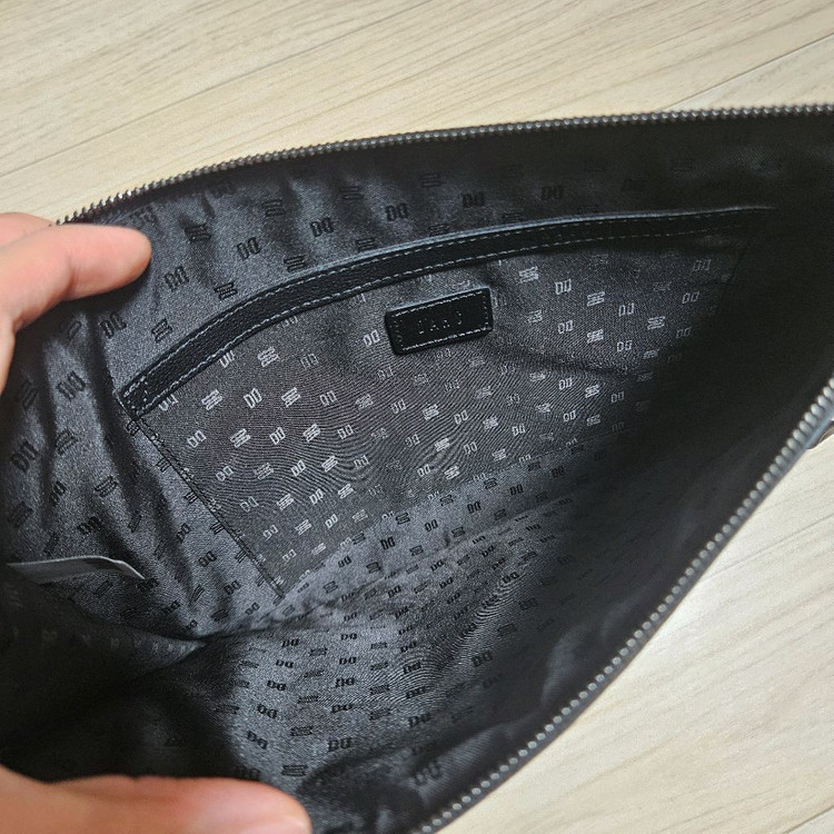 닥스 닥스훈트 로고 가죽 미듐 클러치백--2