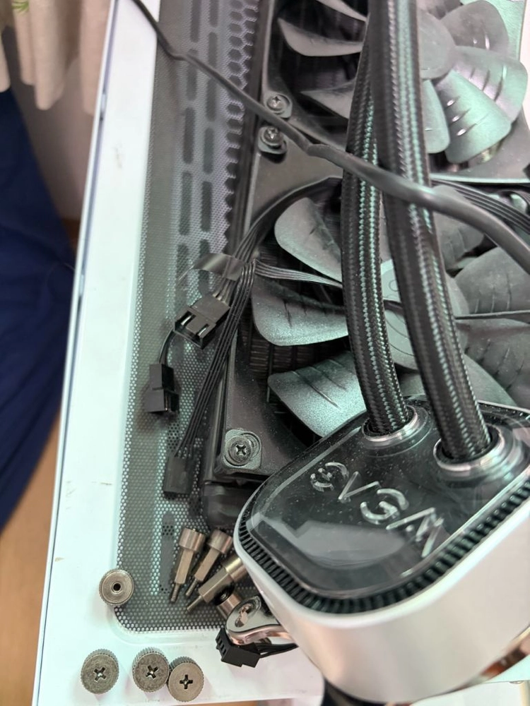 5700x, x470 crosshair, clc280, 지스킬3200 cl14 16gb 이미지