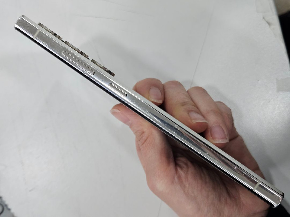 갤럭시S23울트라 256GB 이미지