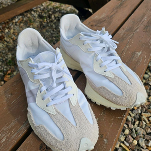 뉴발란스 327 문빔 260mm 팝니다