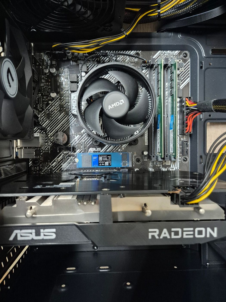 라이젠 5600X+RX6600+16GB 가성비조합 게이밍컴퓨터 판매 이미지