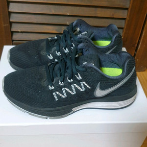 230)나이키 NIKE ZOOM 나이키줌 러닝화