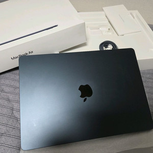 m4맥북에어 15형 미드나잇 16g/256g(배터리 100, 사이클 18)