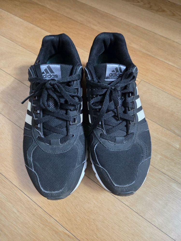 아디다스 런닝화 블랙 235mm--1