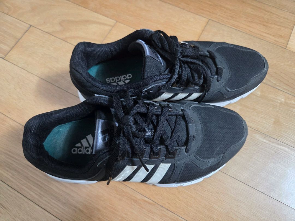 아디다스 런닝화 블랙 235mm--2