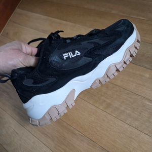 휠라 여성 블랙 운동화 240mm