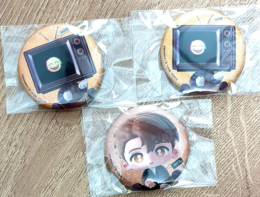 괴담출근 아크릴 포토카드 캔뱃지 이미지