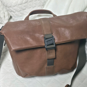 우탄크래프트 파일럿 레더 7L 카메라 가방