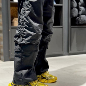 24FW 준지 Juun. J 브러쉬드 코튼 퍼커링 팬츠 - 44사이즈