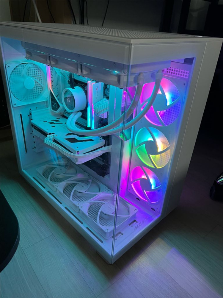 고사양 컴퓨터 i9-14900K / Z790 / RTX5060 팝니다. 이미지